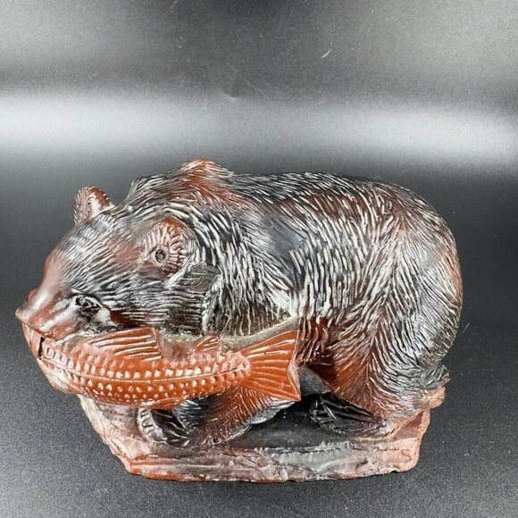 Fait Au Canada Made by Vanstone Vancouver Bear With Fish Figurine Made In Canada - Picture 12 of 16